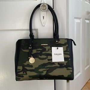 Galian camo/ black purse